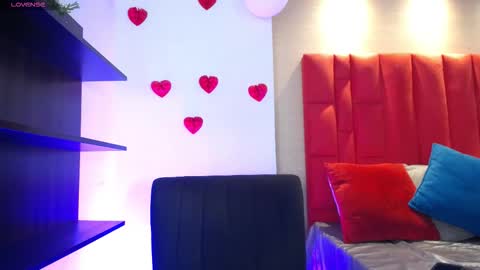 Luna And Titan  online show from 03-01-26, 04:14