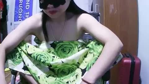 Snapshot of luna_beauty25 chatting on 05-21-26, 10:28 luna_beauty25 online show from 05-21-26, 10:28