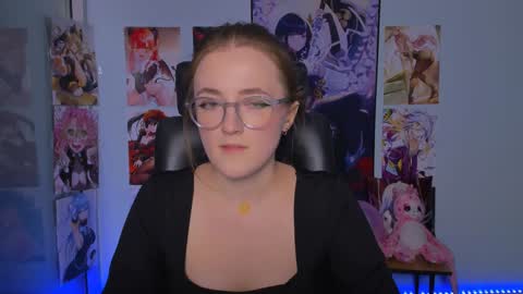 luna_berryy online show from 01-17-25, 08:33