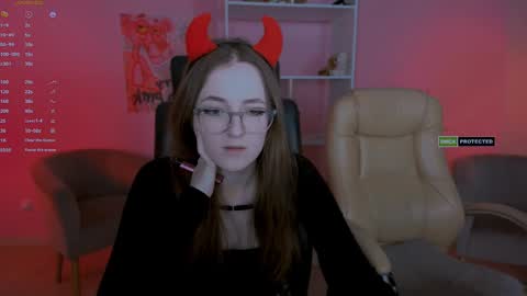 luna_berryy online show from 02-05-25, 11:28