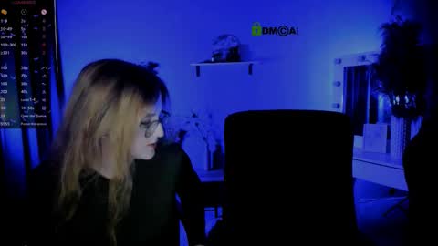 luna_berryy online show from 09-14-25, 07:02