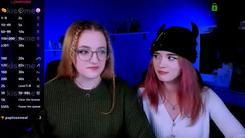 luna_berryy online show from 10-03-25, 07:22