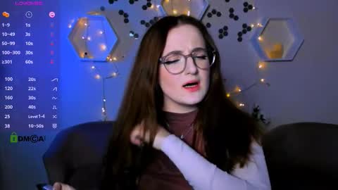 luna_berryy online show from 11-13-25, 08:52