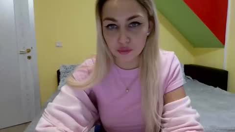 Snapshot of luna_blazers chatting on 01-09-26, 09:16 Luna online show from 01-09-26, 09:16