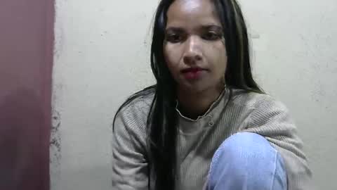 Snapshot of luna_cherry0 chatting on 05-06-26, 04:08 Laura online show from 05-06-26, 04:08