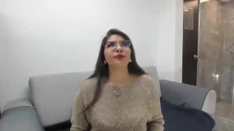 luna  online show from 12-05-25, 11:19