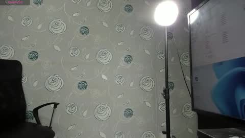 Luna Eva online show from 02-05-26, 04:00