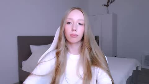 Luna online show from 11-04-25, 07:57