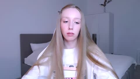 Luna online show from 11-23-25, 08:52