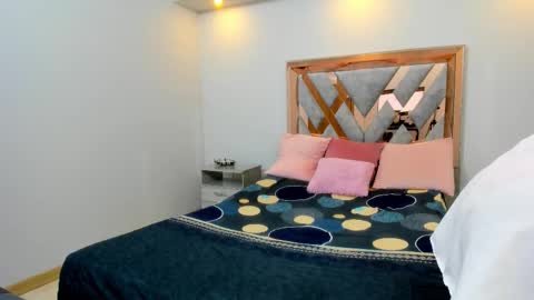 Snapshot of luna_johansson chatting on 09-29-25, 12:10 Luna  online show from 09-29-25, 12:10