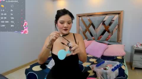 Snapshot of luna_johansson chatting on 10-03-25, 12:13 Luna  online show from 10-03-25, 12:13