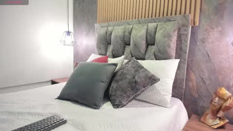 Snapshot of luna_killari chatting on 10-19-25, 12:28 luna killari online show from 10-19-25, 12:28