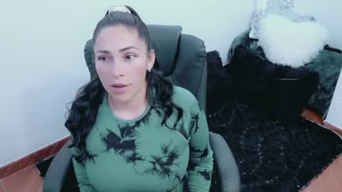 Snapshot of luna_lgomez chatting on 04-22-26, 10:39 luna online show from 04-22-26, 10:39