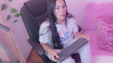 Snapshot of luna_lgomez chatting on 05-17-26, 03:04 luna online show from 05-17-26, 03:04