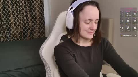 Snapshot of luna_loveeee chatting on 09-29-25, 05:45 luna_loveeee online show from 09-29-25, 05:45