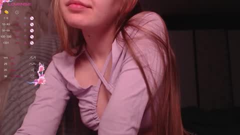 Snapshot of luna_loveisgood chatting on 10-08-25, 08:17 Luna online show from 10-08-25, 08:17