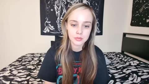 Luna online show from 02-27-25, 03:36