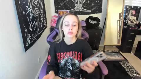 Luna online show from 12-15-25, 08:13