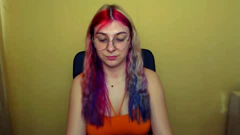 Luna online show from 02-25-25, 12:24