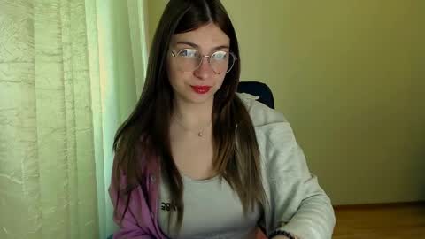 Snapshot of luna_lush_ chatting on 05-29-26, 09:40 Luna online show from 05-29-26, 09:40
