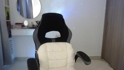 Luna online show from 10-05-25, 06:06