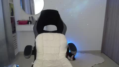 Luna online show from 10-09-25, 06:06