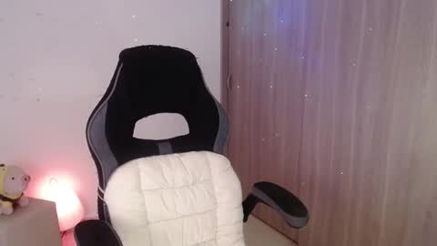 Snapshot of luna_mails chatting on 12-20-25, 06:53 Luna online show from 12-20-25, 06:53