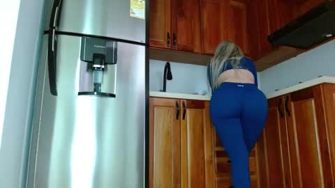 Snapshot of luna_marquez_ chatting on 01-19-26, 12:09 Luna Marquez online show from 01-19-26, 12:09