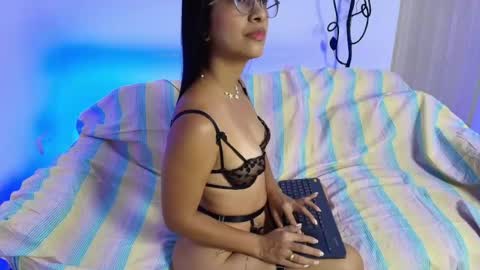 Snapshot of luna_monroee chatting on 06-19-26, 01:48 Lunaa online show from 06-19-26, 01:48