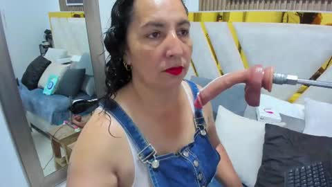 Snapshot of luna_naughty1 chatting on 07-15-26, 06:57 luna_naughty1 online show from 07-15-26, 06:57