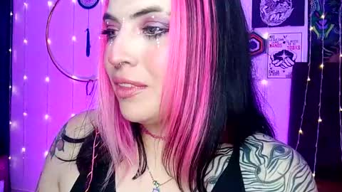 MISS LUNA  online show from 02-04-25, 09:10