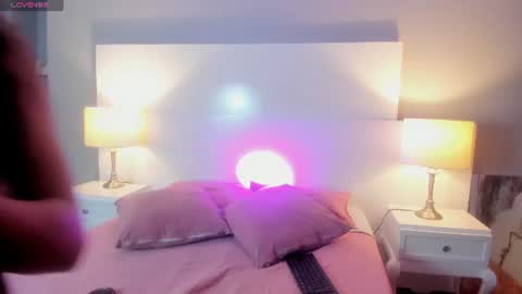 Snapshot of luna_roose1 chatting on 06-17-26, 01:12 Luna Rosse online show from 06-17-26, 01:12
