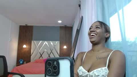 luna_rousse26 online show from 05-20-26, 12:33