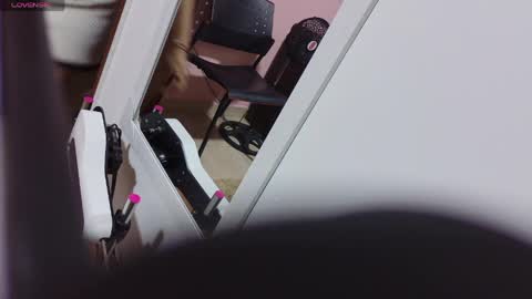 luna_rousse26 online show from 05-26-26, 01:29