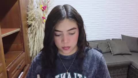 luna_rousse26 online show from 05-27-26, 02:03
