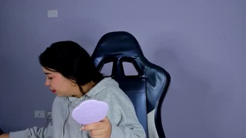 Luna  online show from 12-05-25, 12:14