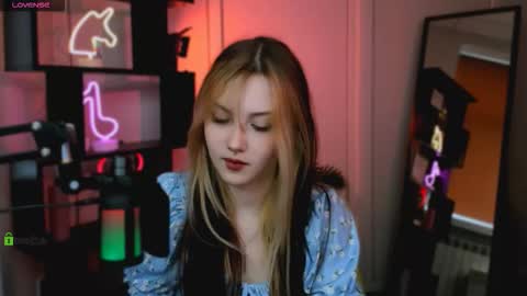 Luna online show from 11-25-25, 12:16