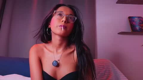 luna_valen online show from 07-15-26, 09:09