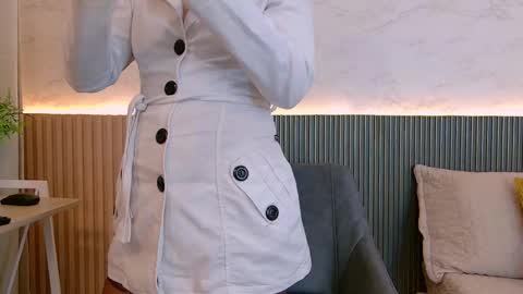 luna_valle online show from 12-21-25, 08:16