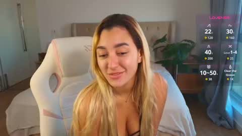 Snapshot of luna_velvvet chatting on 07-16-26, 07:20 Luna online show from 07-16-26, 07:20