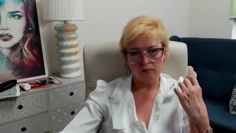 Snapshot of luna_xfantasy chatting on 04-23-26, 12:40 L u n a online show from 04-23-26, 12:40