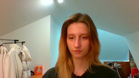 Snapshot of luna_xsensual chatting on 12-13-24, 06:05 L U N A online show from 12-13-24, 06:05