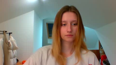 Snapshot of luna_xsensual chatting on 12-23-24, 03:12 L U N A online show from 12-23-24, 03:12