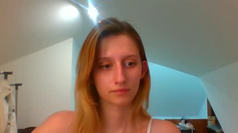 Snapshot of luna_xsensual chatting on 01-10-25, 06:38 L U N A online show from 01-10-25, 06:38