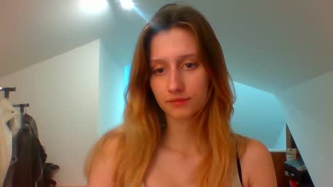 Snapshot of luna_xsensual chatting on 01-17-25, 05:51 L U N A online show from 01-17-25, 05:51