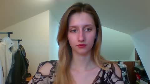 Snapshot of luna_xsensual chatting on 01-24-25, 02:51 L U N A online show from 01-24-25, 02:51