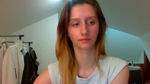 Snapshot of luna_xsensual chatting on 03-10-25, 06:01 L U N A online show from 03-10-25, 06:01