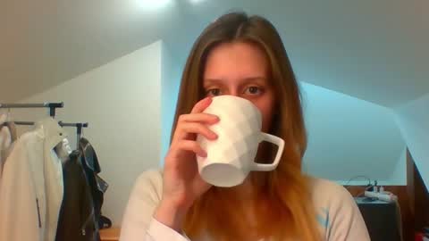 Snapshot of luna_xsensual chatting on 03-12-25, 03:40 L U N A online show from 03-12-25, 03:40