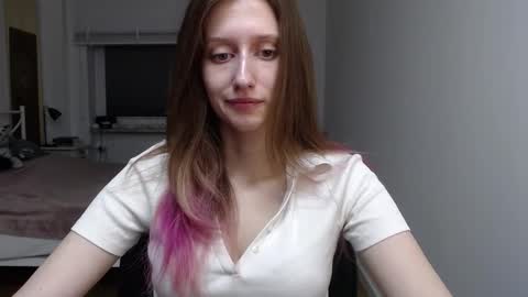 Snapshot of luna_xsensual chatting on 12-05-25, 06:33 L U N A online show from 12-05-25, 06:33