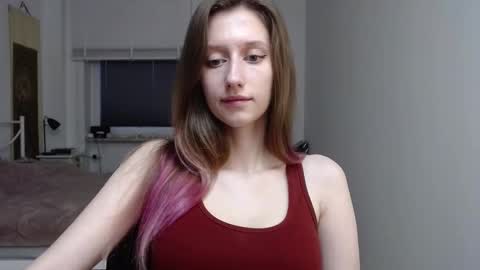 Snapshot of luna_xsensual chatting on 12-15-25, 06:50 L U N A online show from 12-15-25, 06:50